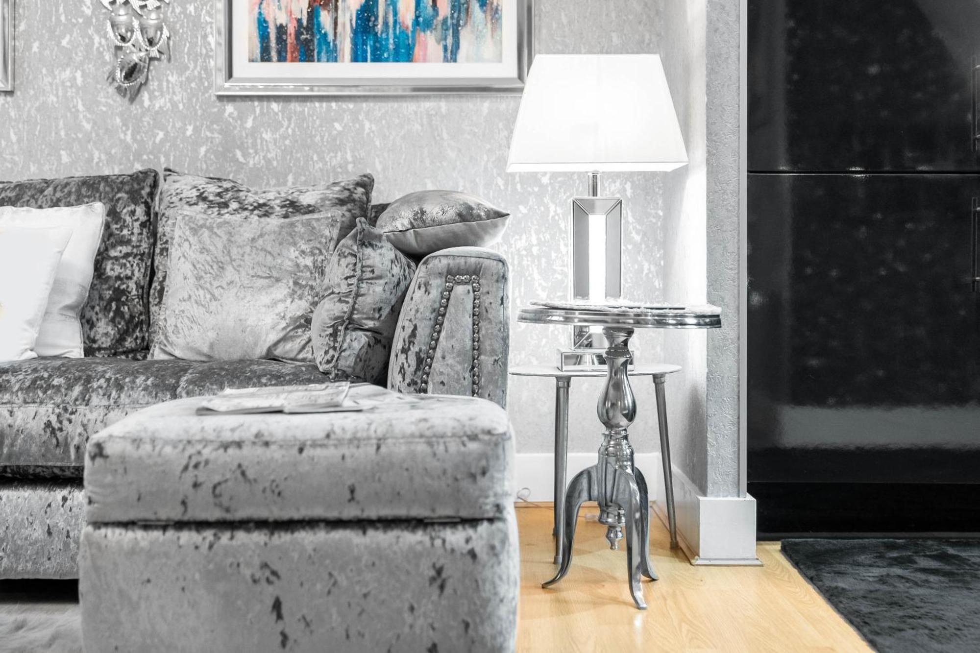 Luxury 1 Bed Flat With Parking 11K - Top Rated - Netflix - Wifi - 70 Inch Smart Tv - Birmingham City Centre - Tv In Bedroom - Top Rated Екстериор снимка